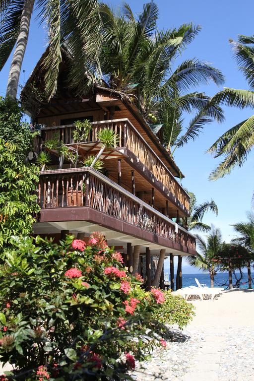 פוארטו גאלרה Bamboo House Beach Lodge & Restaurant מראה חיצוני תמונה